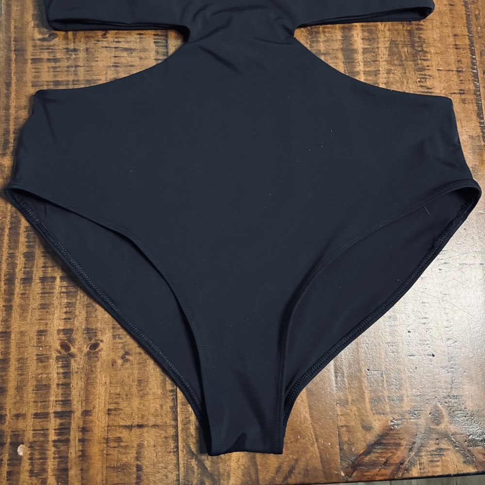 Sweet Pea by Staci Frati Monokini Swimsuit Black Cut-out One Piece Size Large - Picture 4 of 9